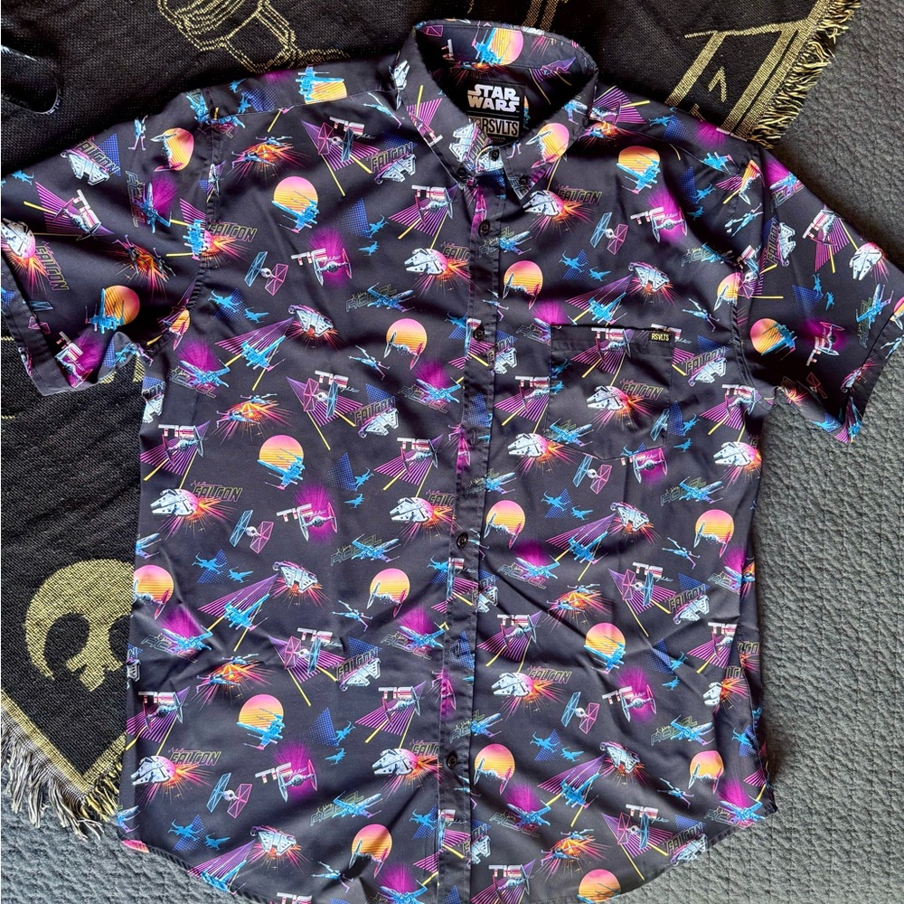 Star Wars Men's Multicolor Graphic Button Down Shirt